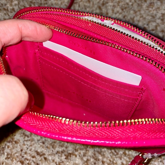 CHECK @thedustycarrot 🆕Pink/Ruby Small Coach - Picture 8 of 14